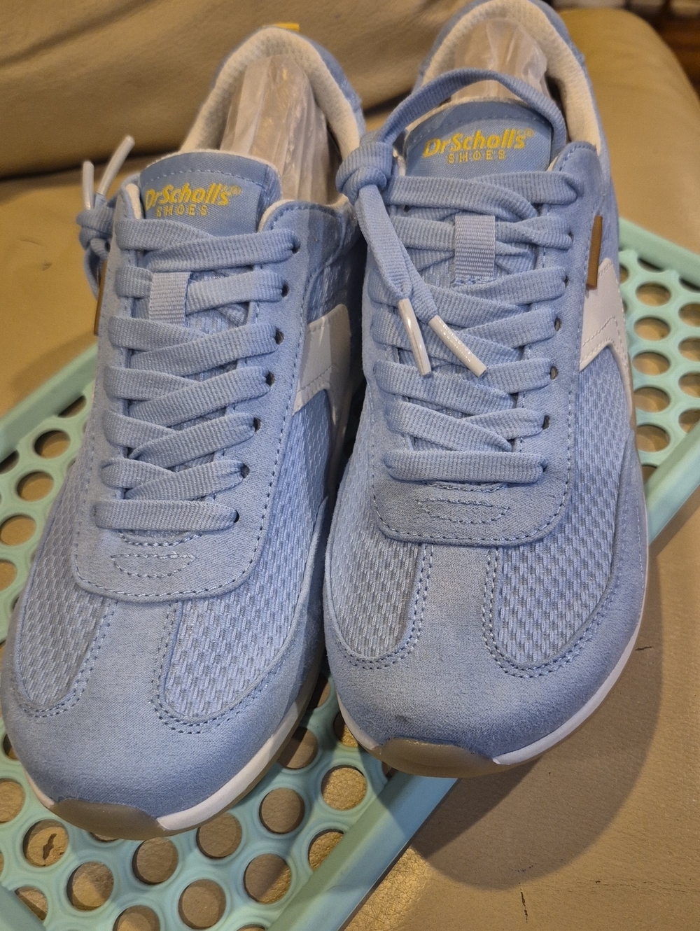 NEW---Dr. Scholl's Women's Light Blue Lace-Up Comfort Sneakers